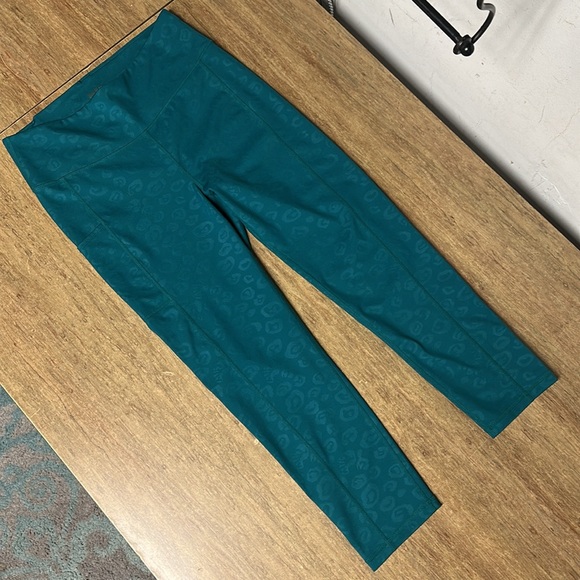 Lilly Pulitzer Luxletic like new spruce green blue embossed pocket leggings - Picture 3 of 6